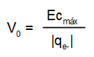 Ecuación: voltaje de frenado igual a la energía cinética máxima dividido el valor absoluto de la carga del electrón.